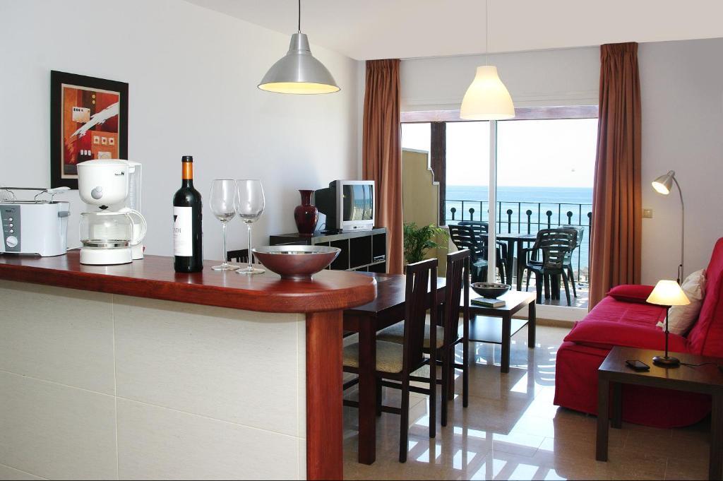 Apartamentos Euromar Playa Торокс Стая снимка